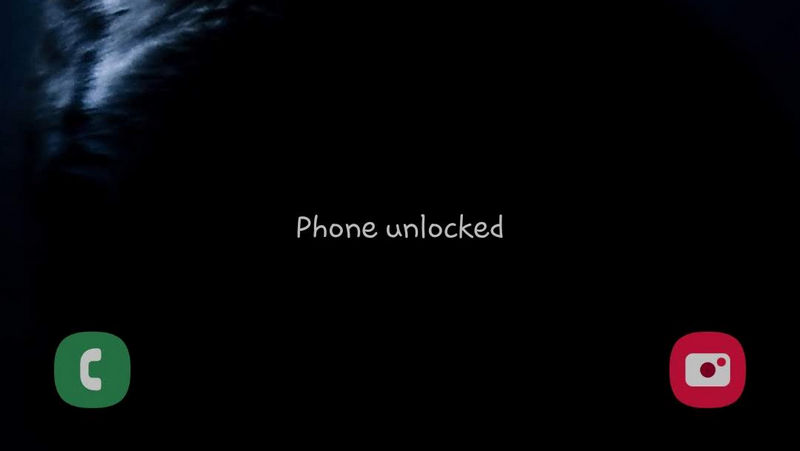 Galaxy S10 Phone Unlocked on the lock screen