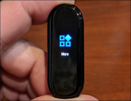 How to Restore Default Display on Mi Band 4